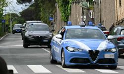 الصورة: الشرطة الإيطالية ترافق موكب وفد أميركي إلى السفارة العُمانية في روما حيث تُعقد الجولة الثانية من المحادثات النووية مع إيران